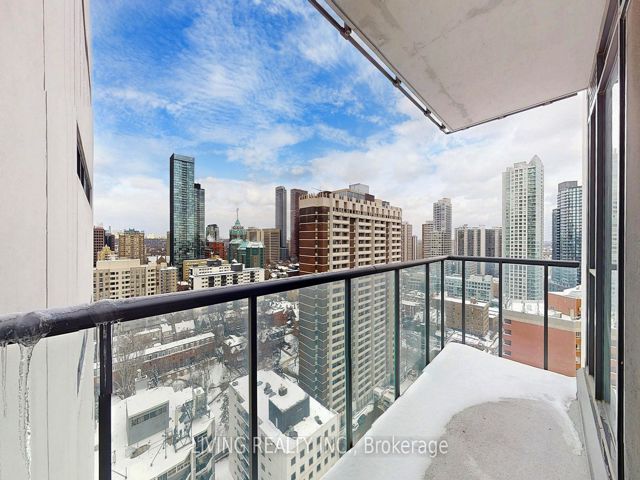 2108 - 81 Wellesley St E