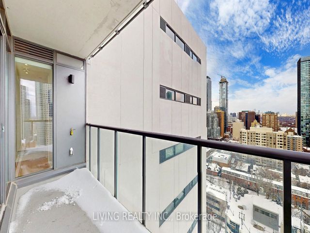 2108 - 81 Wellesley St E