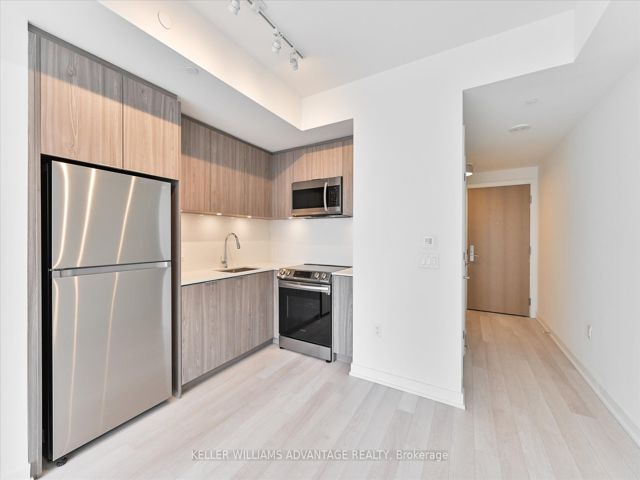 1502 - 357 King St W