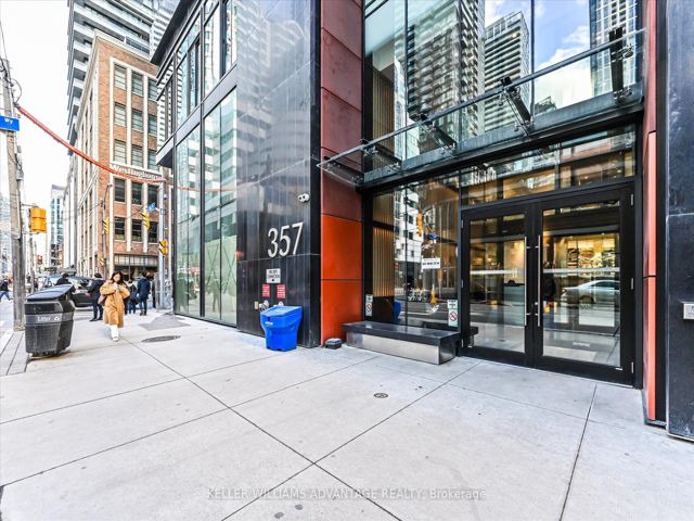 1502 - 357 King St W