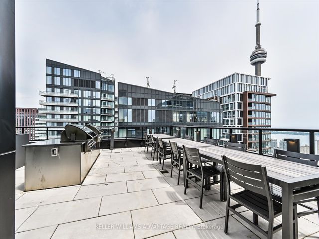 1502 - 357 King St W