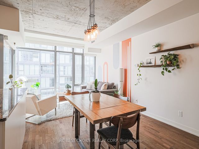 410 - 650 King St W