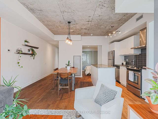 410 - 650 King St W