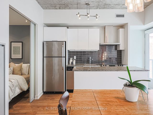 410 - 650 King St W