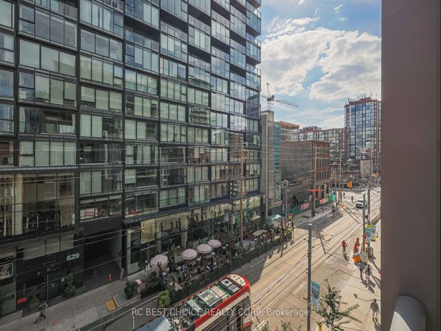 410 - 650 King St W