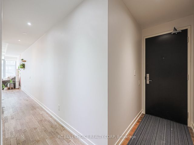 410 - 650 King St W