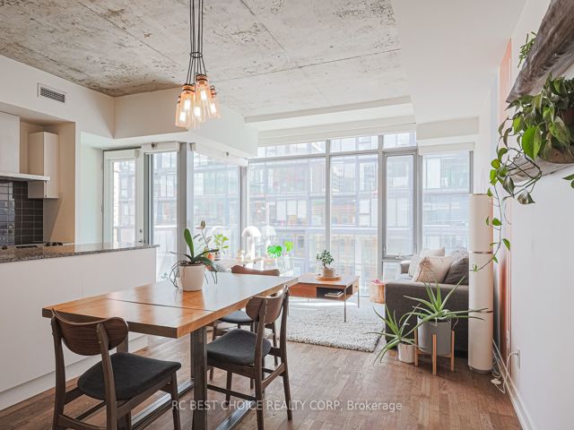 410 - 650 King St W
