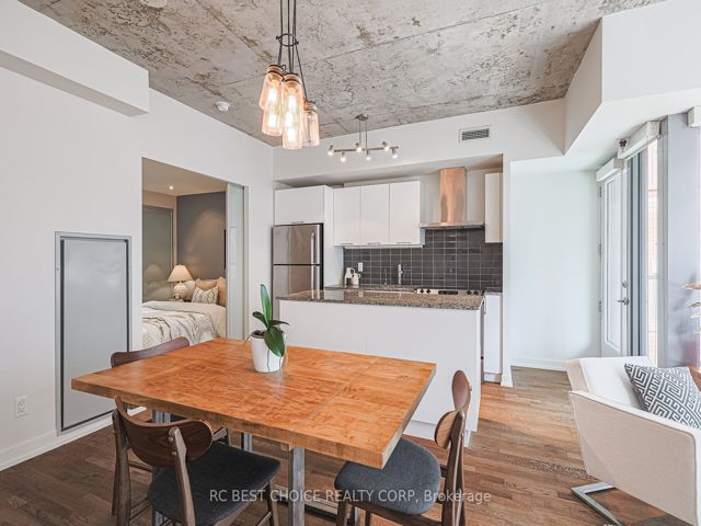 410 - 650 King St W