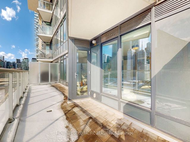 741 - 15 Merchant's Wharf