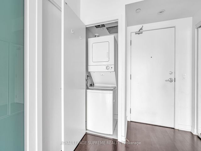 1711 - 85 Wood St