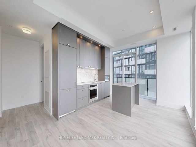 2912 - 470 Front St W
