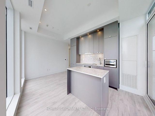2912 - 470 Front St W