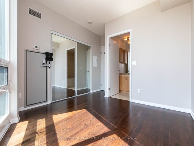 2904 - 215 Fort York Blvd