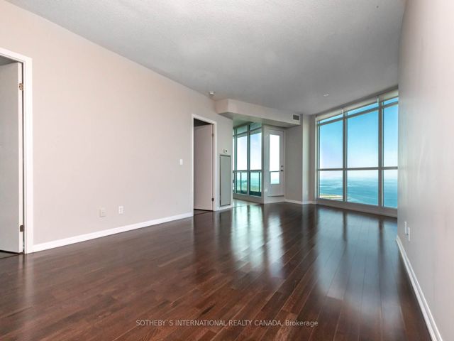 2904 - 215 Fort York Blvd
