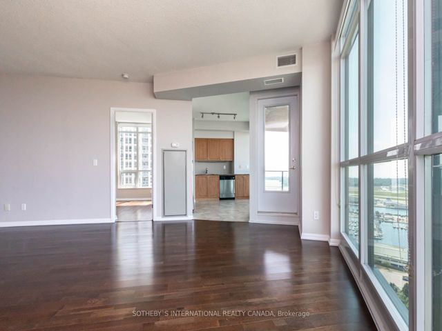 2904 - 215 Fort York Blvd