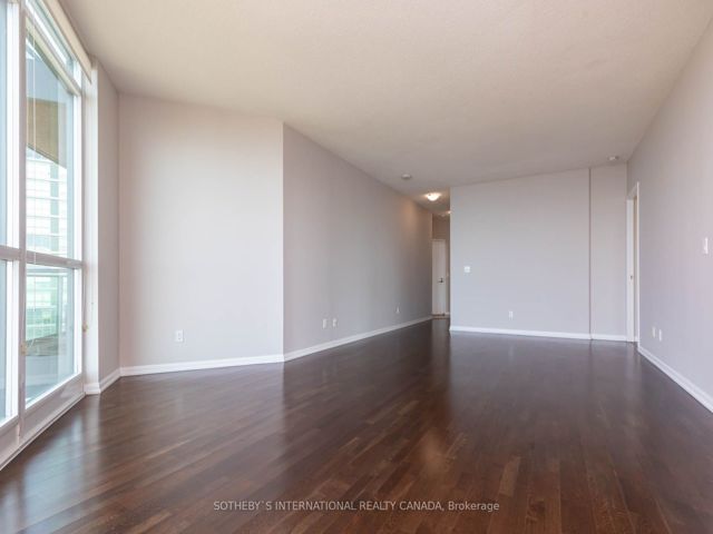 2904 - 215 Fort York Blvd
