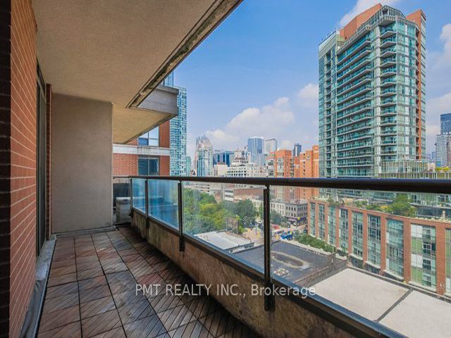 1001 - 168 King St E