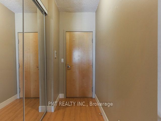 1001 - 168 King St E