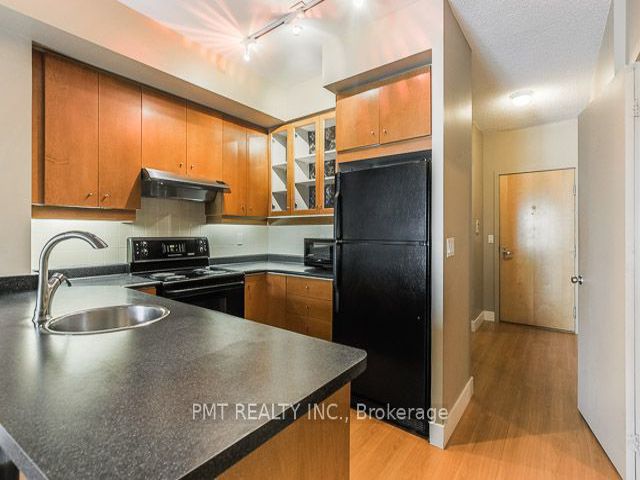 1001 - 168 King St E
