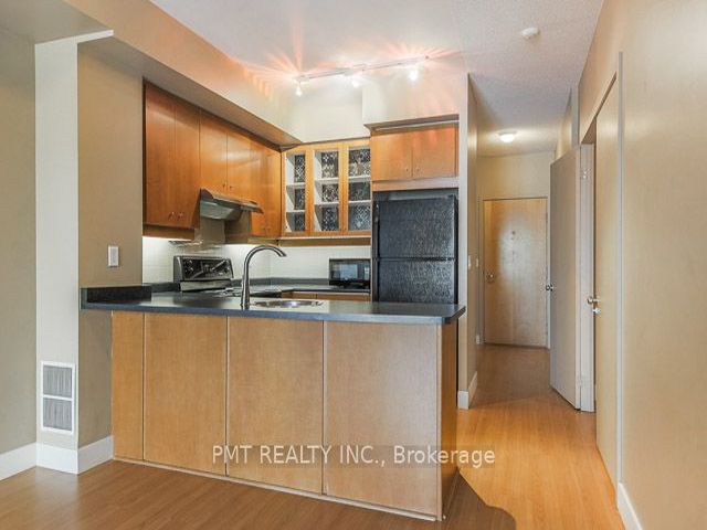 1001 - 168 King St E