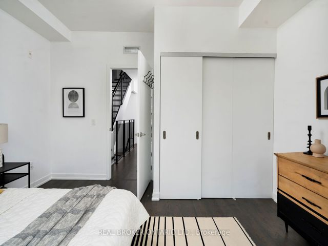 TH1 - 41 Ossington Ave