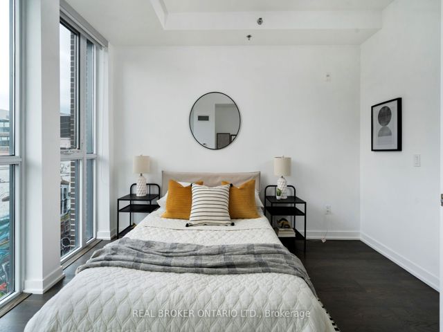 TH1 - 41 Ossington Ave