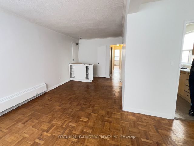 04 - 17 Fraserwood Ave