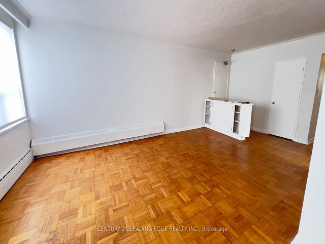 04 - 17 Fraserwood Ave