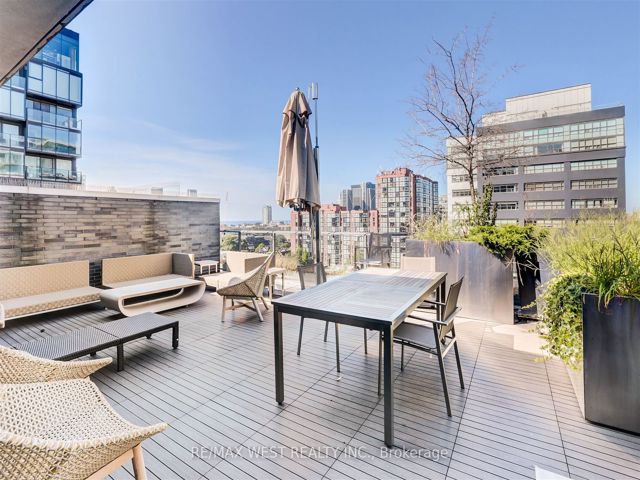 409 - 650 King St W