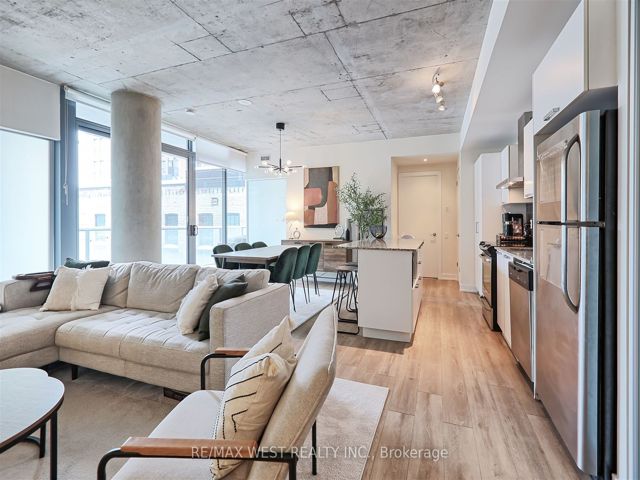 409 - 650 King St W