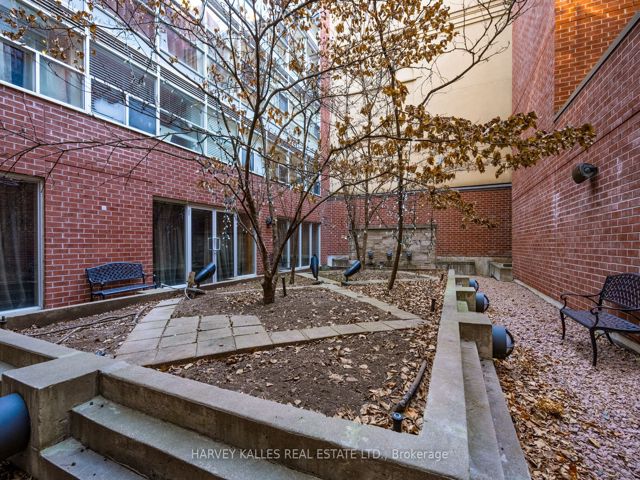 618 - 11 St Joseph St