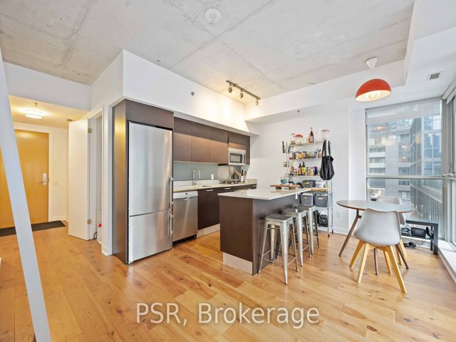 404 - 375 King St W