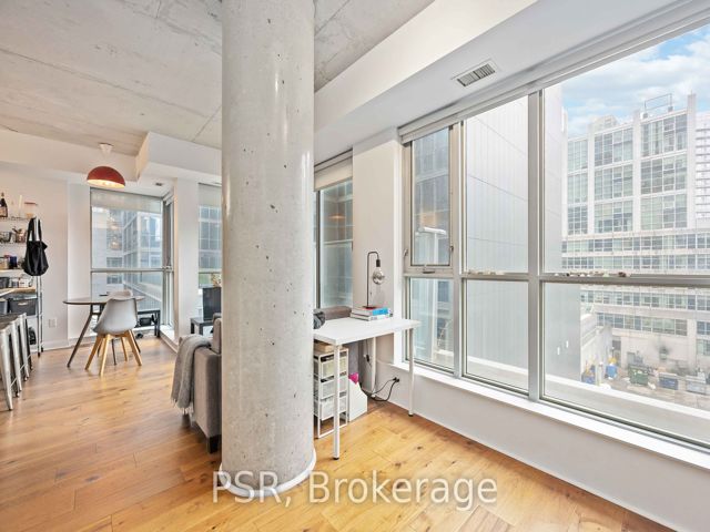 404 - 375 King St W