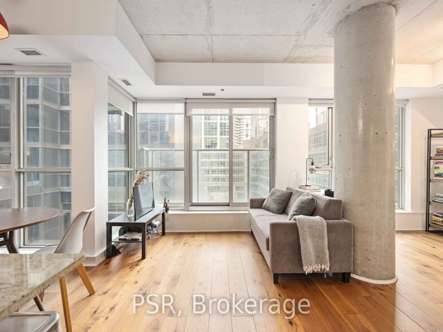 404 - 375 King St W