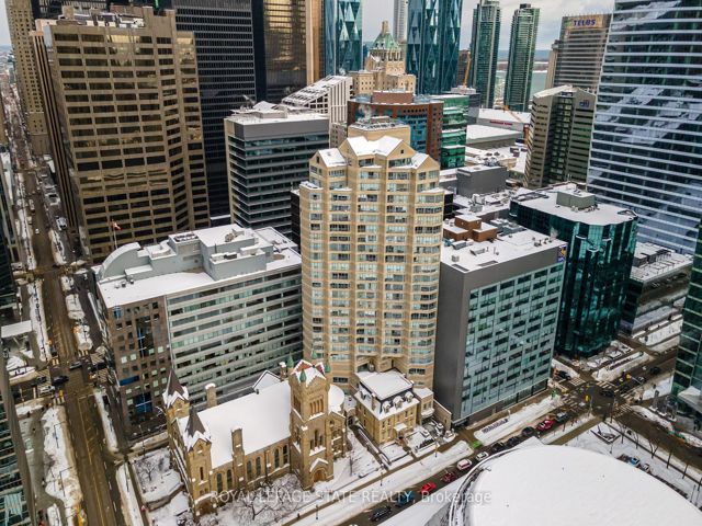 2201 - 71 Simcoe St