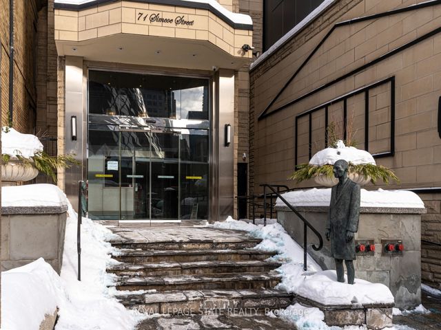 2201 - 71 Simcoe St