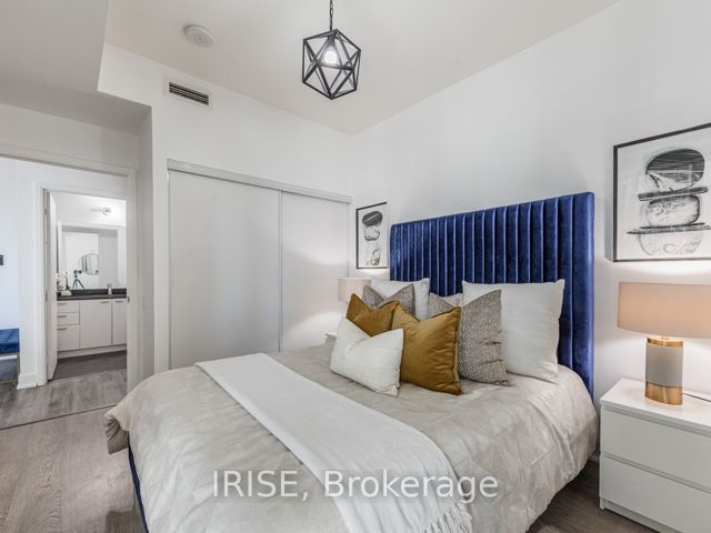 610 - 30 Roehampton Ave
