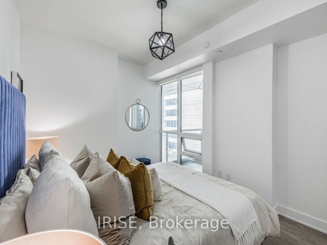 610 - 30 Roehampton Ave