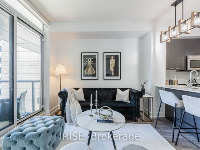 610 - 30 Roehampton Ave