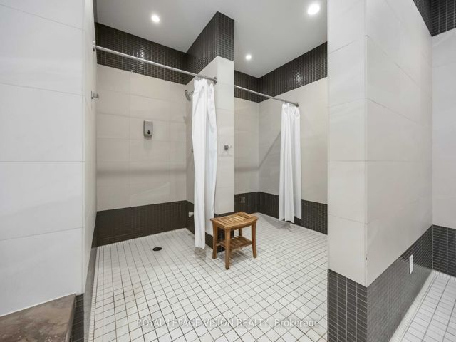 520 - 100 Harrison Garden Blvd
