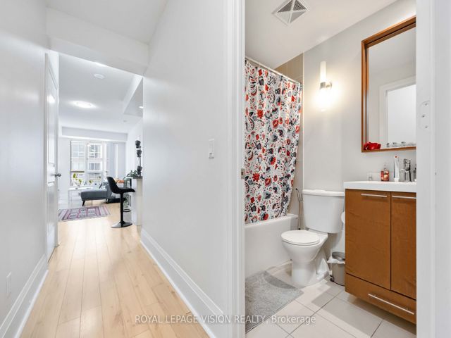 520 - 100 Harrison Garden Blvd