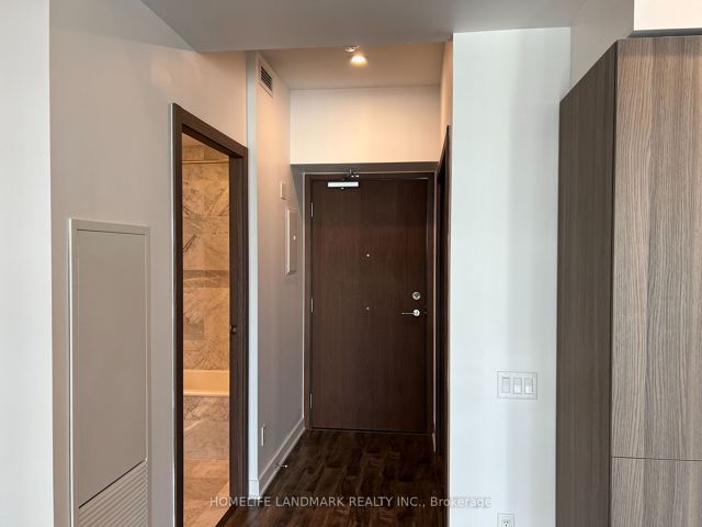 2510 - 19 Bathurst St