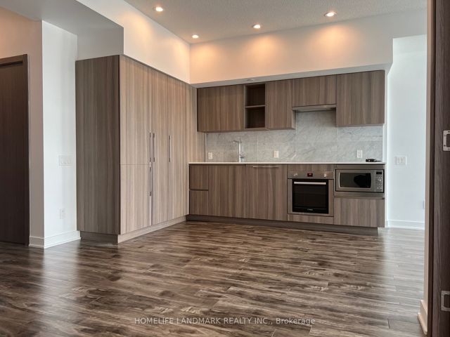 2510 - 19 Bathurst St