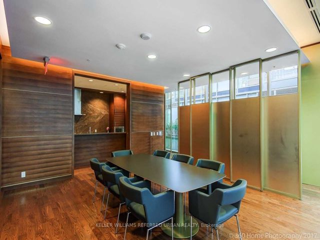 S507 - 455 Front St E