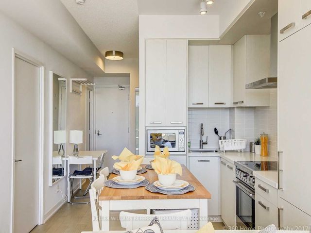 S507 - 455 Front St E