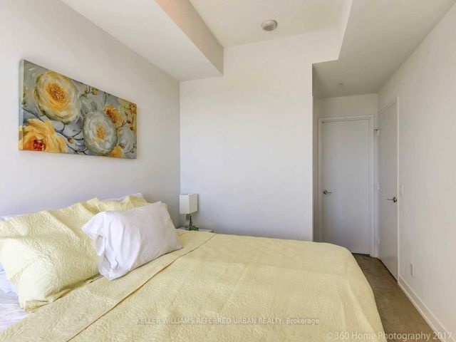 S507 - 455 Front St E