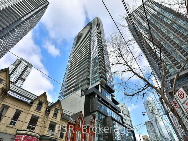 3811 - 290 Adelaide St W