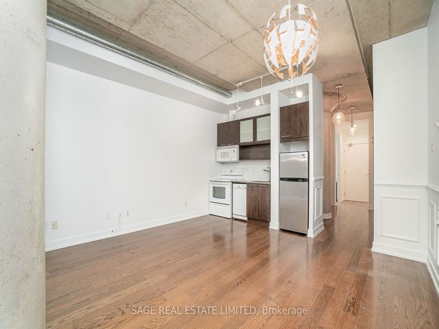 305 - 66 Portland St