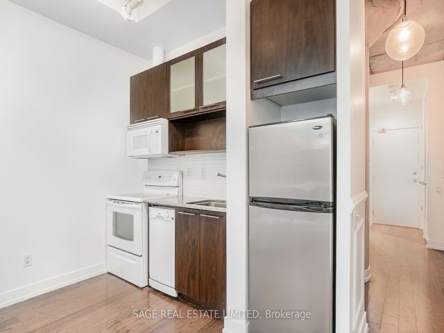 305 - 66 Portland St