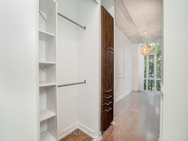 305 - 66 Portland St